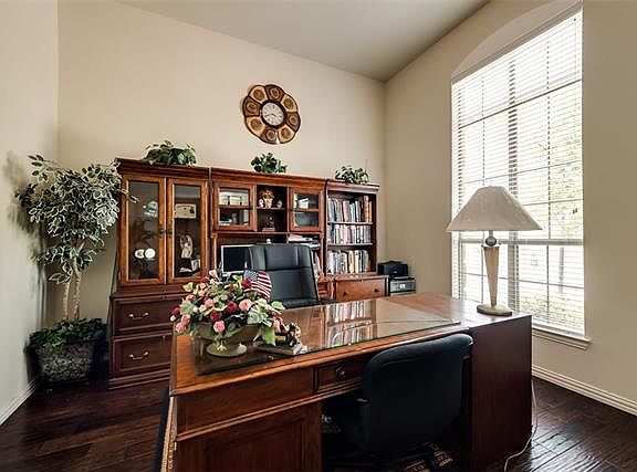 4th image of 6517 Valley View Dr