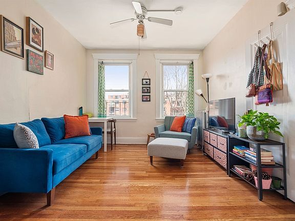2nd image of 70 Strathmore Rd APT 10A