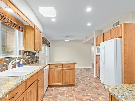 4th image of 15622 N 98TH Avenue