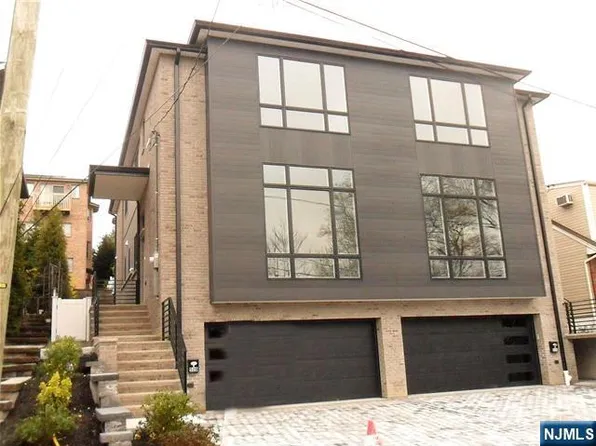 520 6th St #B, Palisades Park, NJ 07650