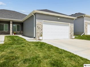 5074 W Stampede Ln, Lincoln, NE 68528