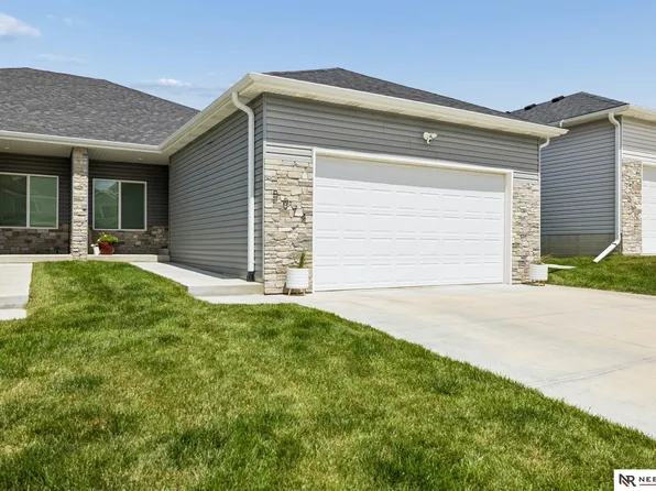 5074 W Stampede Ln, Lincoln, NE 68528