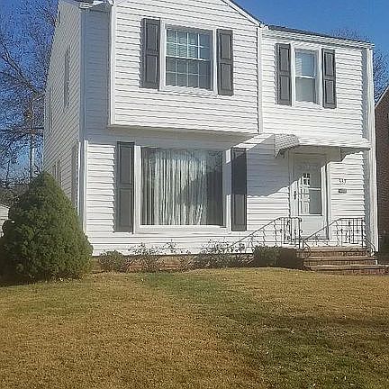 3rd image of 337 E 214th St