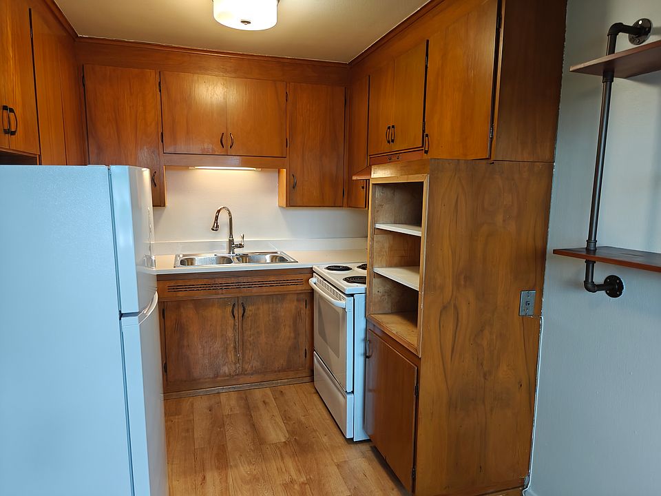 1st image of 11521 26th Ave NE APT 11