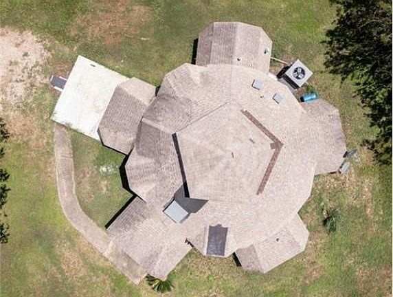 2nd image of 503 Rabbit Run Rd