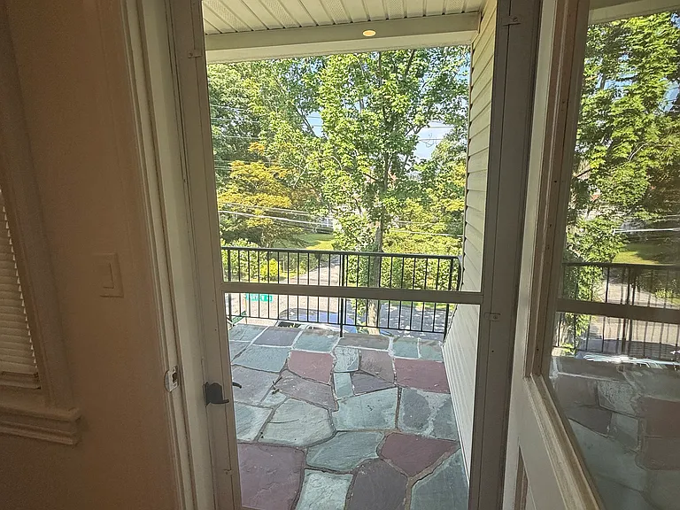 Fairview Ave — Photo 11