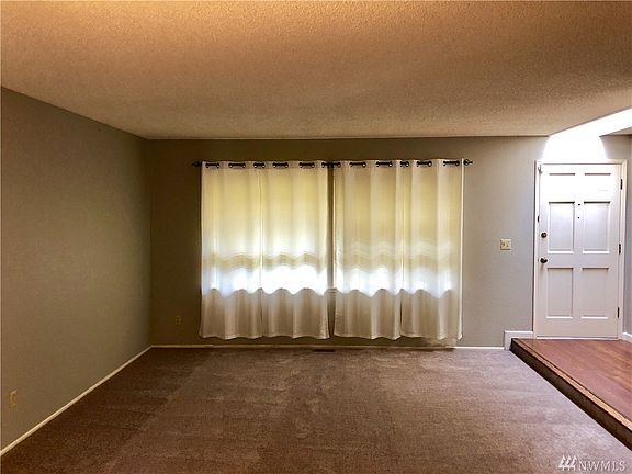 2nd image of 4004 Alonna Dr NE
