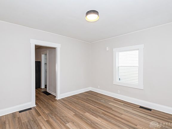 5th image of 1011 Elwood St
