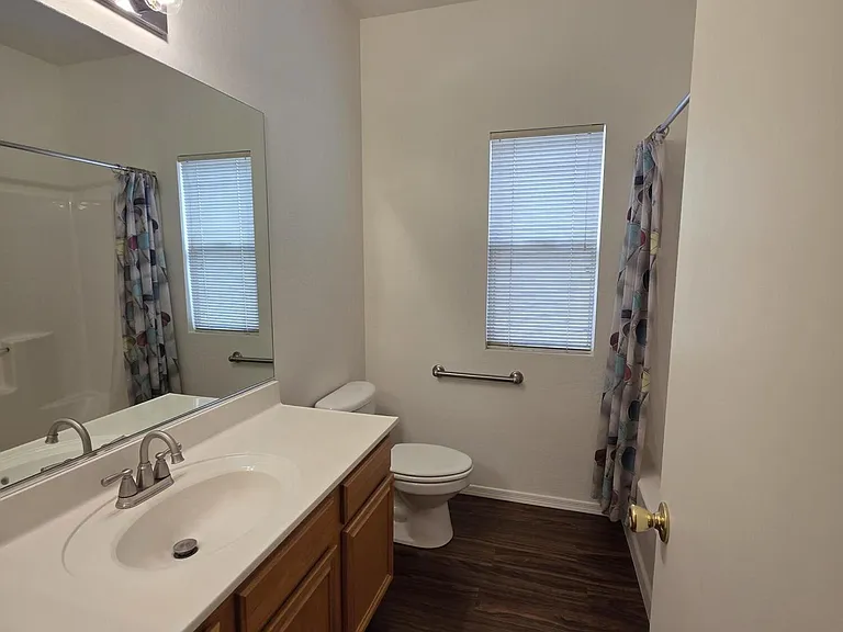 1825 W Desert Willow Dr — Photo 4