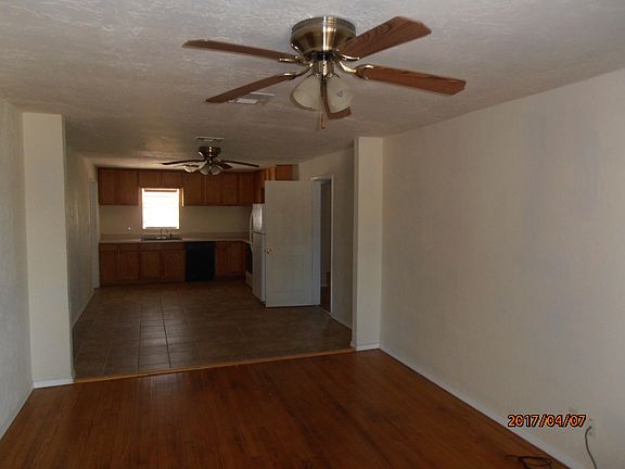 3rd image of 707 NW 17th St
