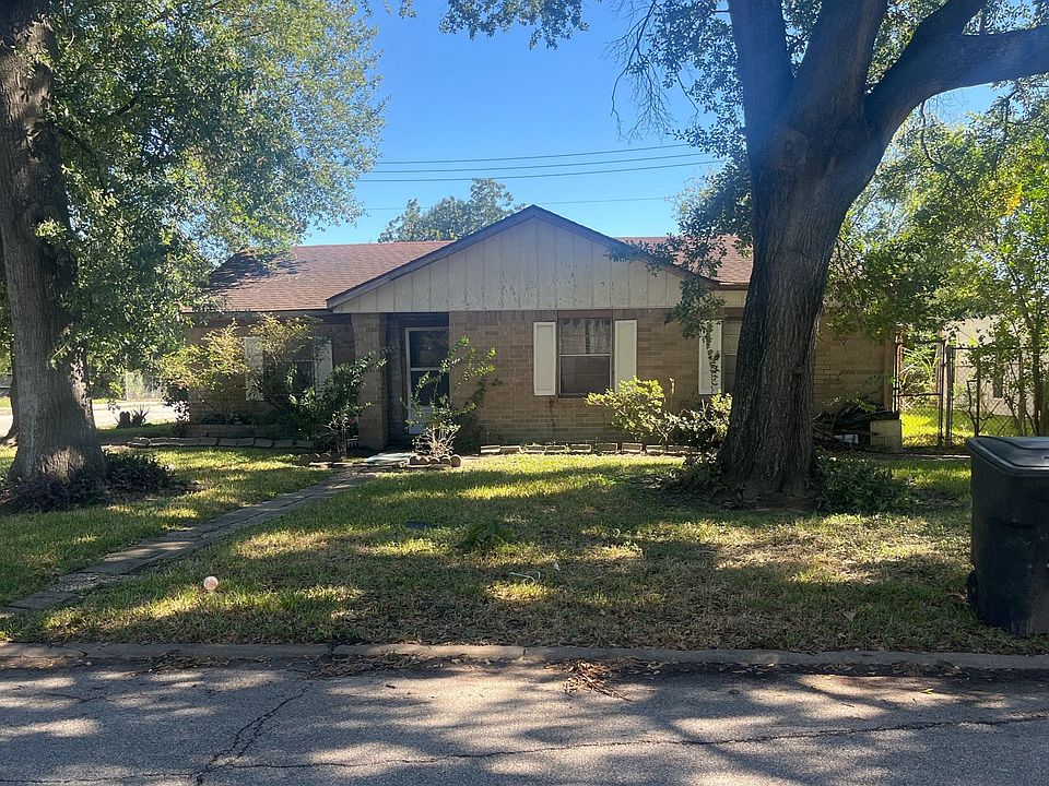 1st image of 1403 Pleasantville Dr