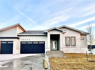 18032 Tanglewood Dr, Clive, IA 50325