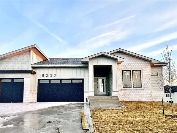 18032 Tanglewood Dr, Clive, IA 50325