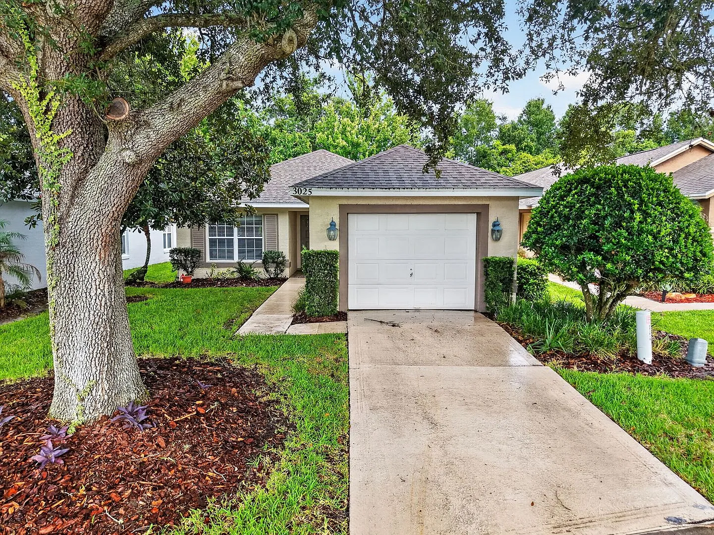 Charming 2BR Home in the Country Club of Mount Dora — Photo 3