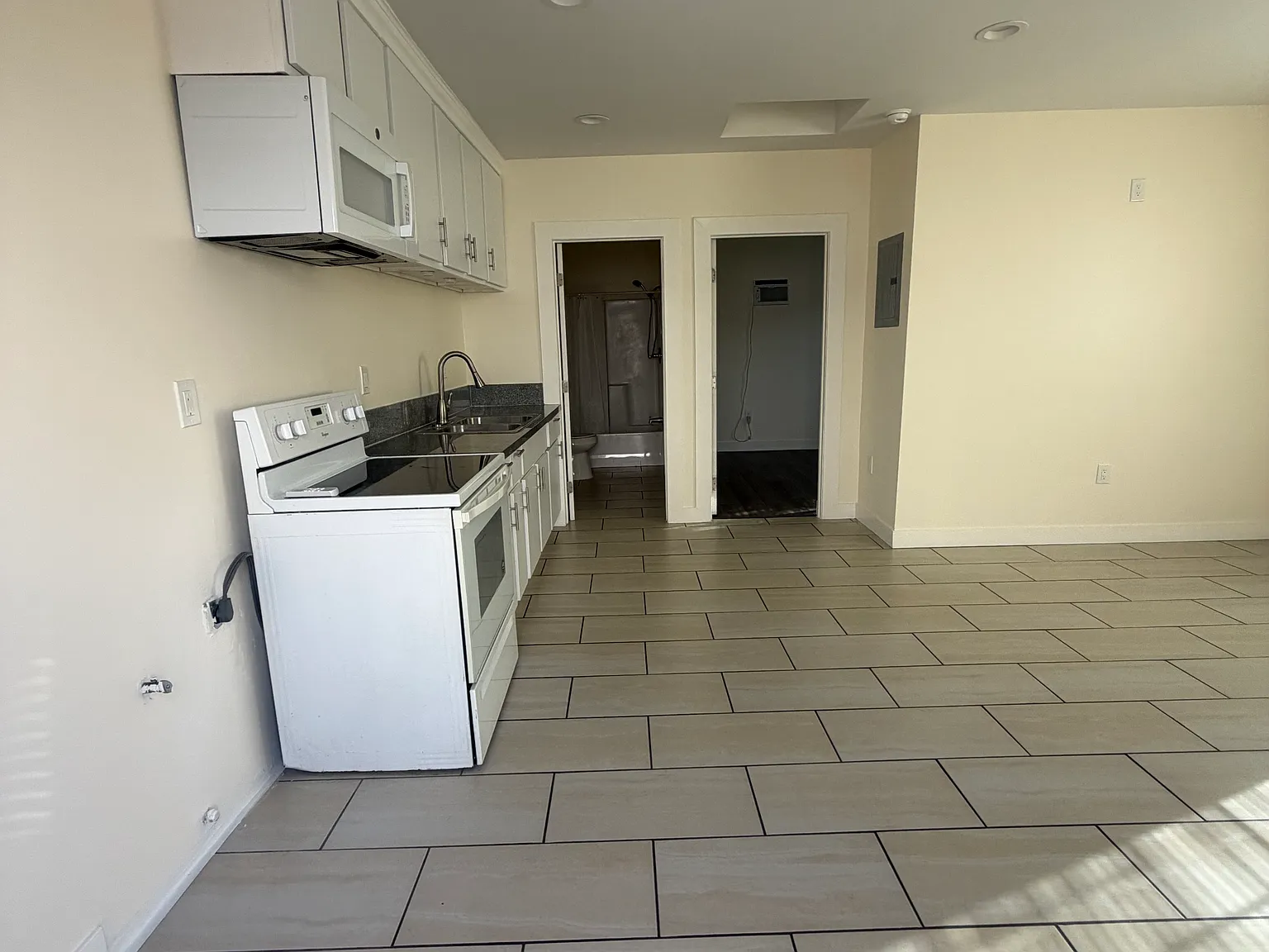 1 bed, $1,600 — Photo 2