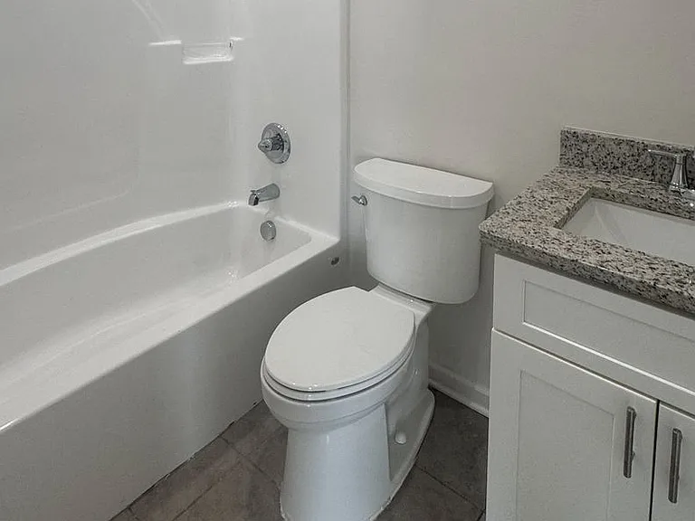 106 Brownie Cv #B — Photo 5