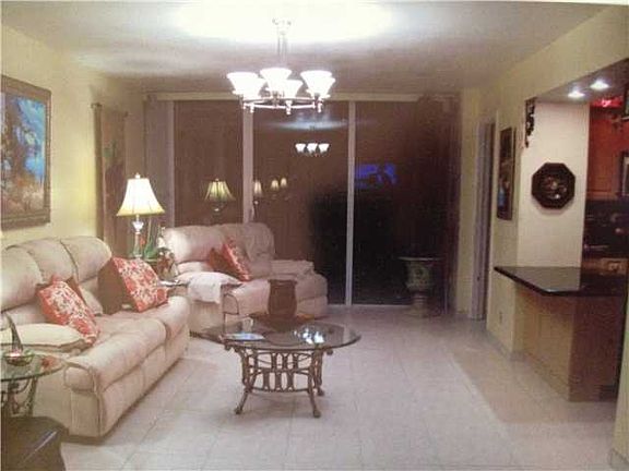 4th image of 2655 Collins Ave APT 1610