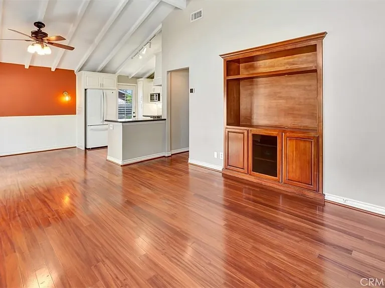 1522 W Robin Rd — Photo 7