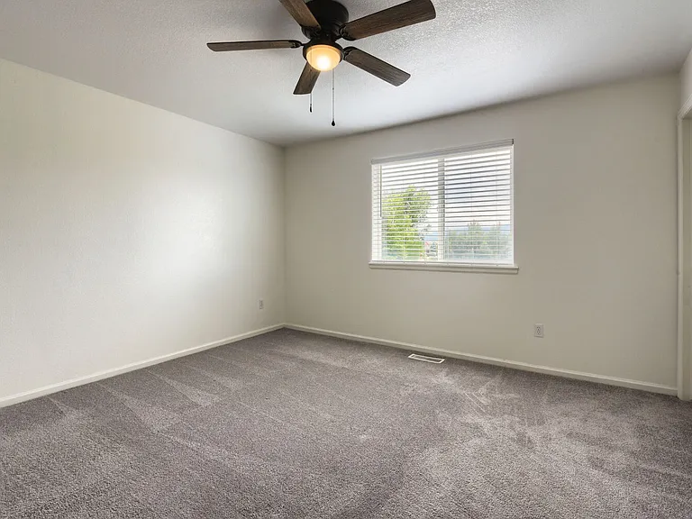 8102 Silver Glen Dr — Photo 8