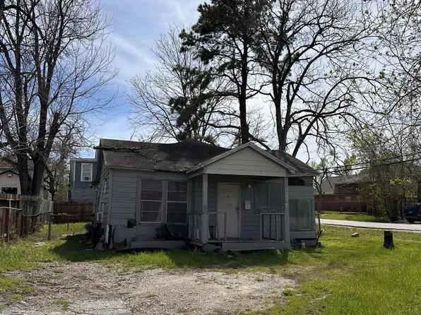 7402 Amarillo St, Houston, TX 77020