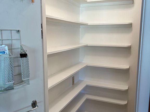 4th image of 10025 N 110th Ave