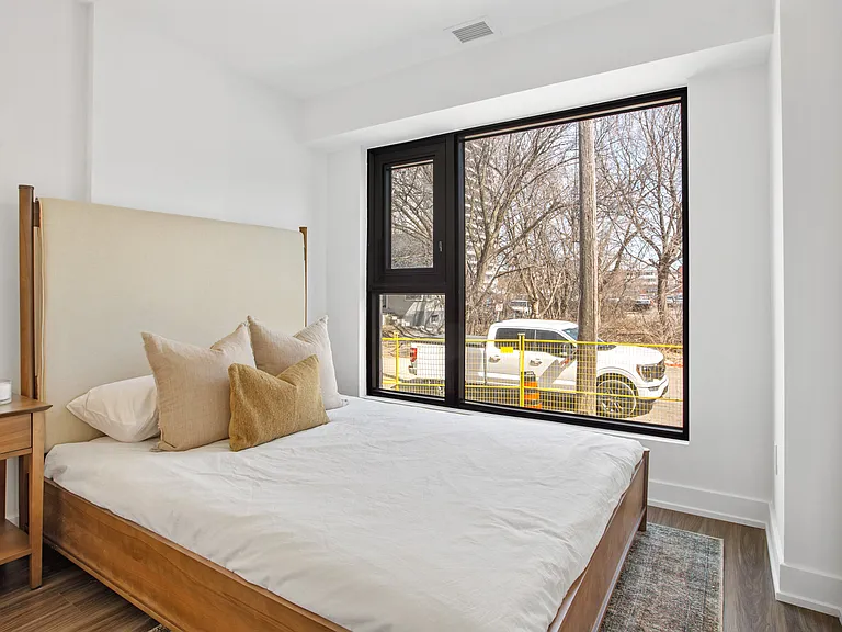 1354 Carling Ave — Photo 15