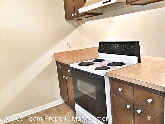 3rd image of 1579 Live Oak Dr #A