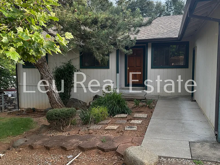 2720 Wentworth Rd — Photo 2