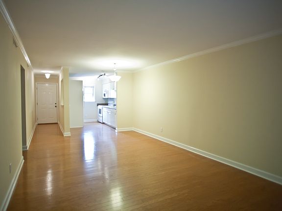 5th image of 1513 E Franklin St APT 105A