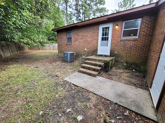 4th image of 104 Foxberry Cir #A