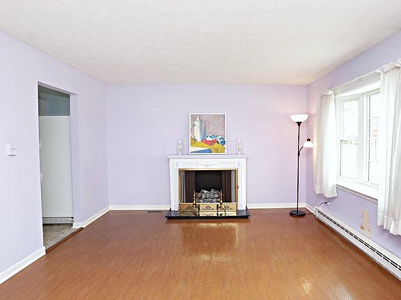 3rd image of 269 Bryanwood St