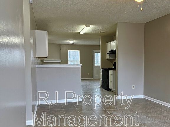 2nd image of 4297 Kings Valley Cv E