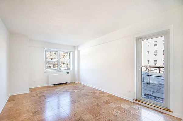 Rented by Rhona Realty | media 51