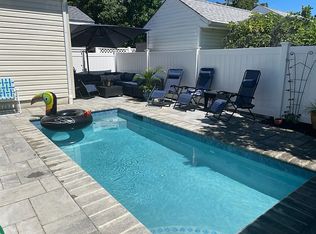 29 N Gladstone Ave, Margate, NJ 08402