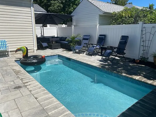 29 N Gladstone Ave, Margate, NJ 08402