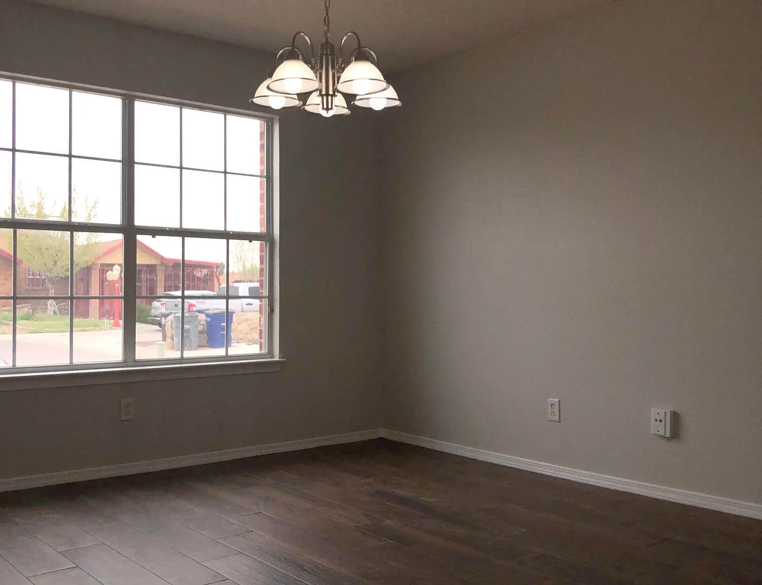 3 bed, 2.0 bath, 1295 sqft, $1,500 — Photo 3