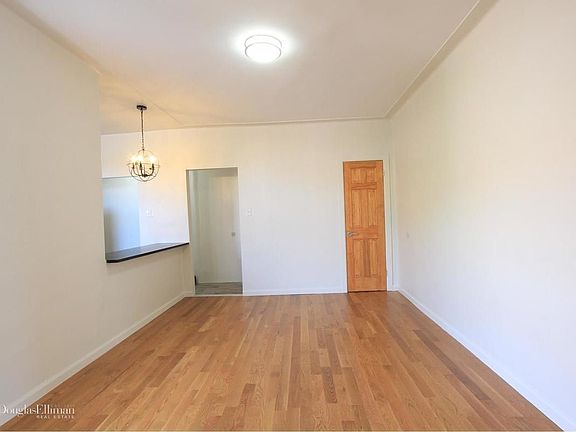 4th image of 723 E 5th St APT 1D