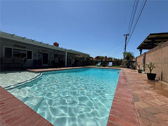 2nd image of 223 N Garsden Ave