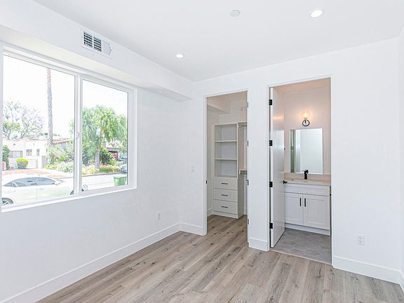 5th image of 10851 Otsego St #1