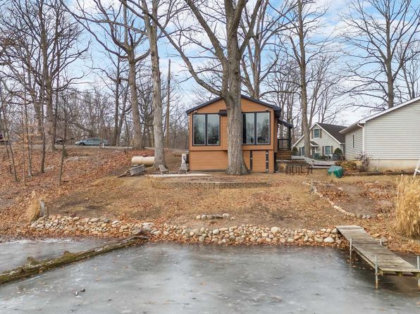 5605 W Partridge Dr, Mentone, IN 46539