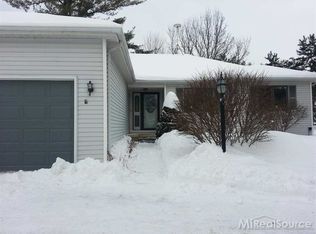 2750 Bluebird Ln, Columbus, MI 48063