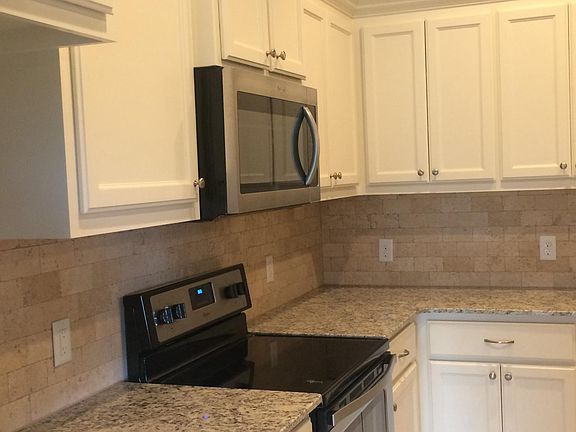 Kitchen w/stainless steel appliances