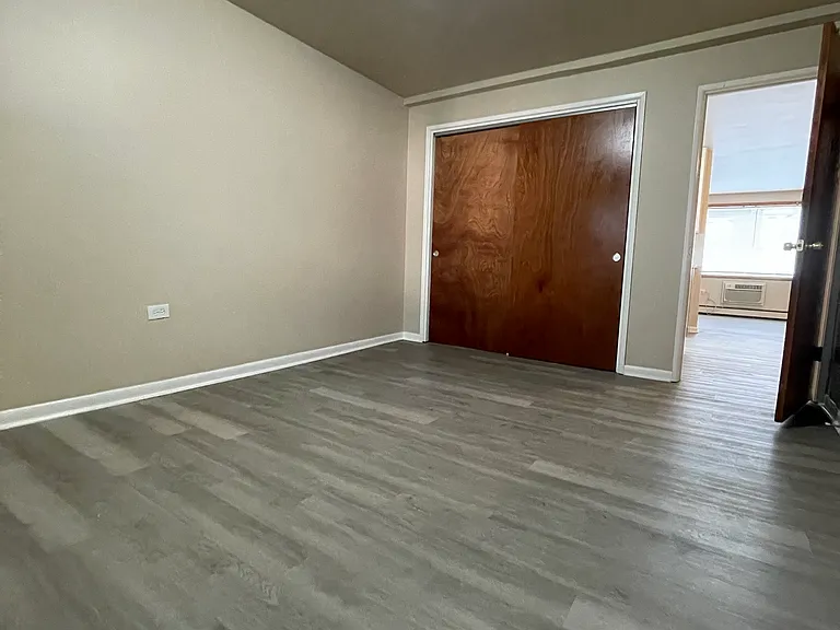 10743-10749 S Pulaski Rd #10 — Photo 2