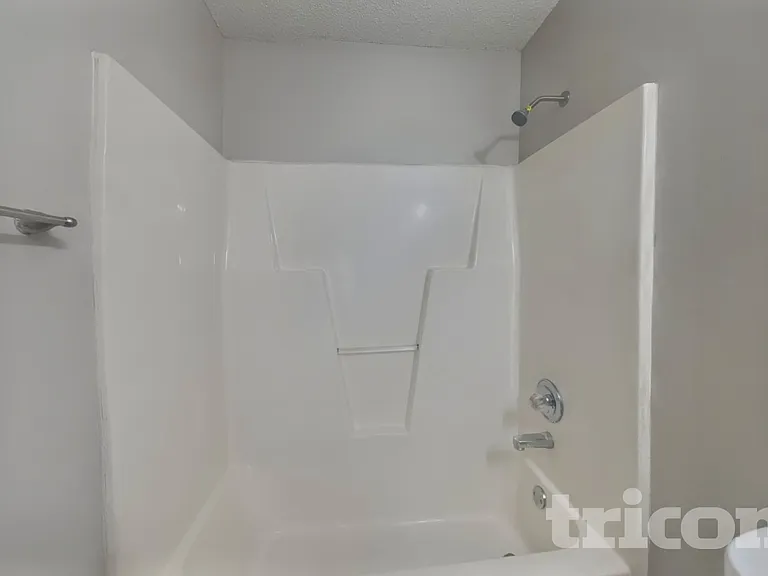 1322 Sasswood Ln — Photo 13