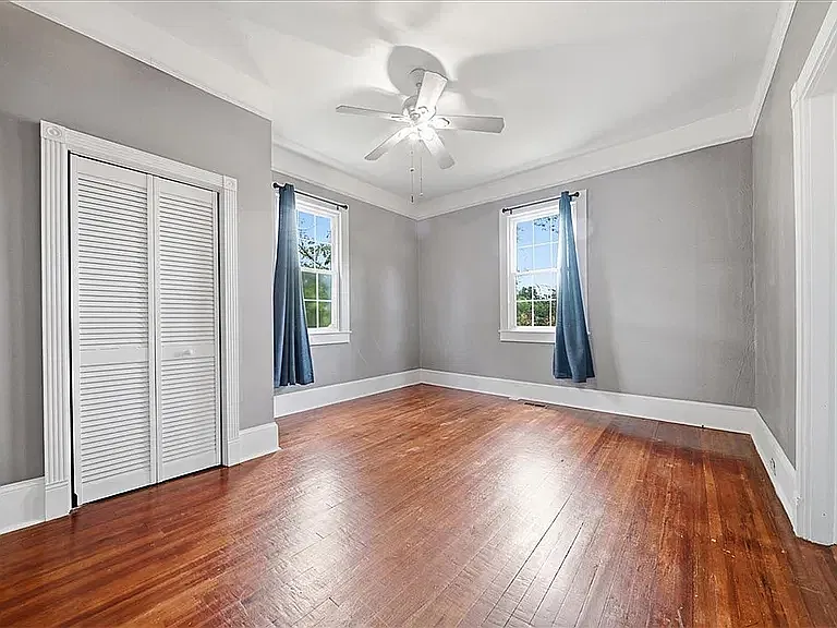 1207 Goddard Ave — Photo 3