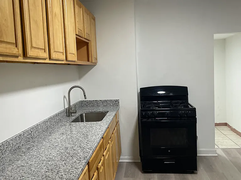 1640 N Gratz St — Photo 15
