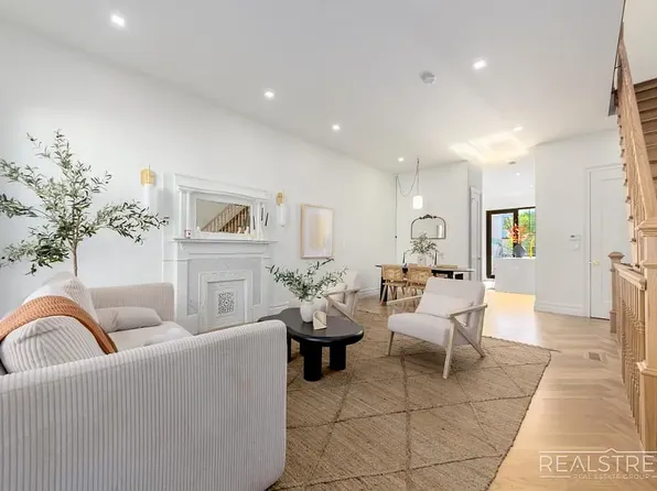 16 Goodwin Place image 4 of 23