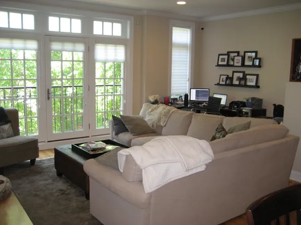 2629 N Southport Ave #2, Chicago, IL 60614