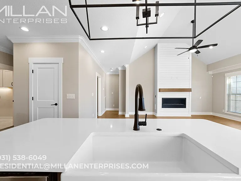 1069 Veridian Dr #Drive;-unit B — Photo 13