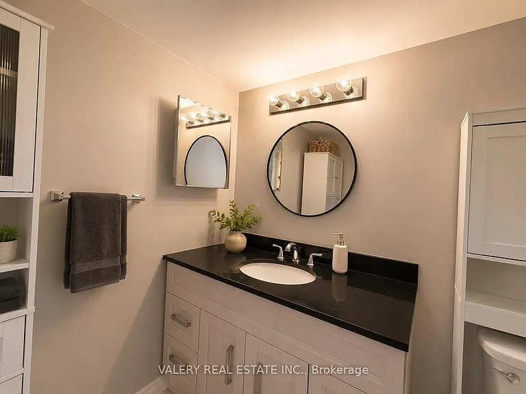 1141 Beaver Valley Cres #1 — Photo 19